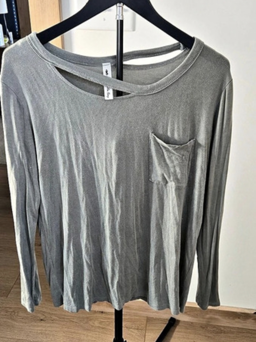 Vanilla Bay Long Sleeve Pocket Tee in Light Green
